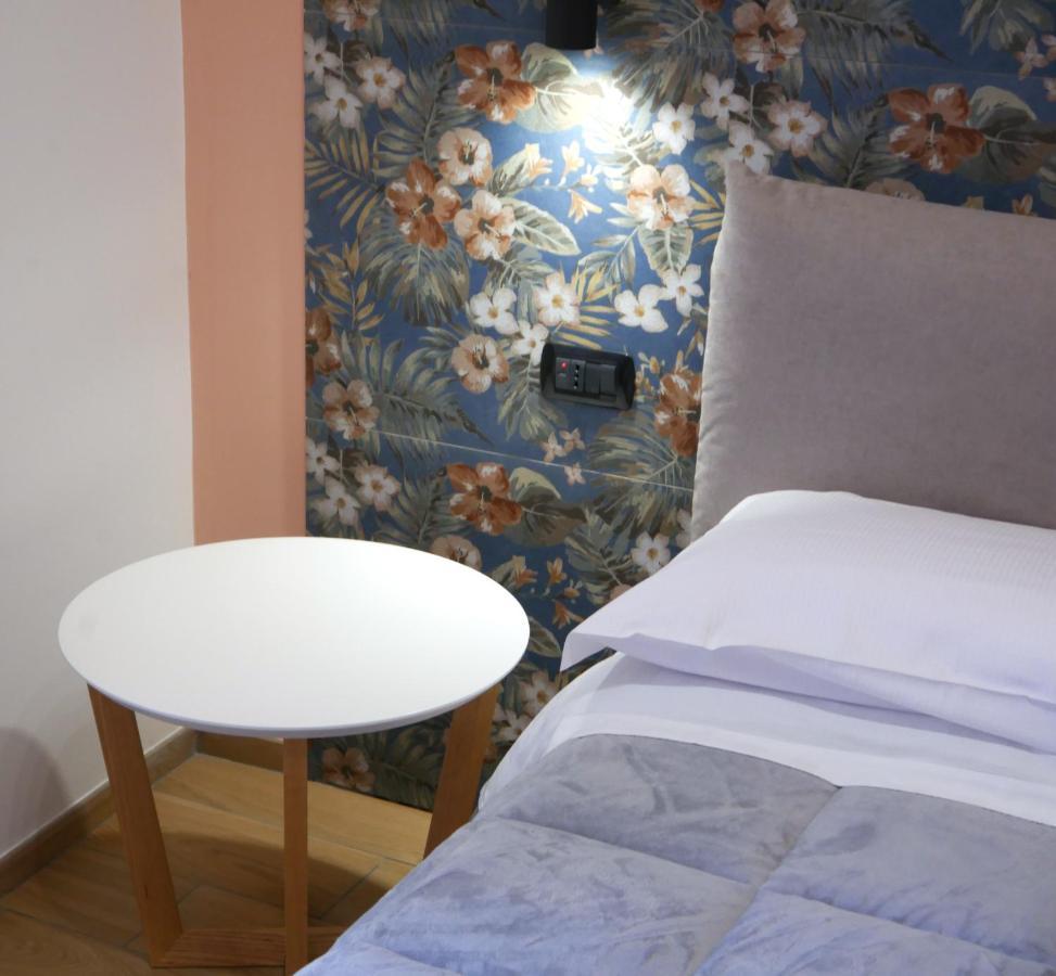 Bed and Breakfast Palazzo Ferrara 1952 Nápoles Exterior foto